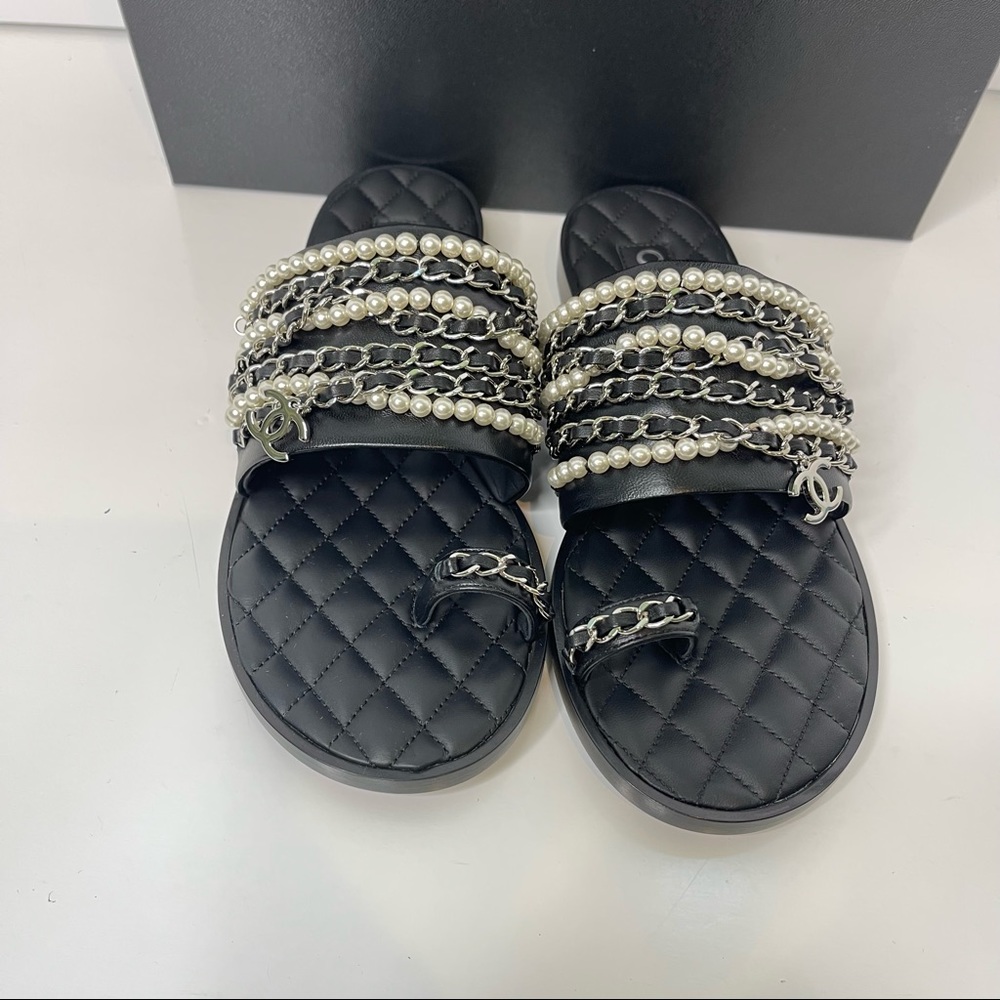 CHANEL Quilted Black Pearl & Chain Slide Sandals - Picture 5 of 8